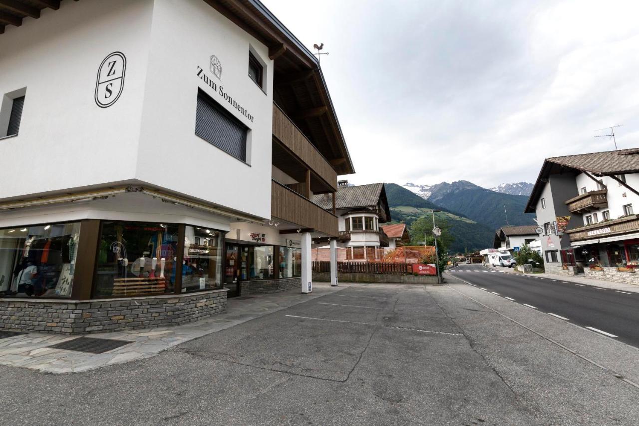 Zum Sonnentor App Larix Apartment Lutago Exterior photo