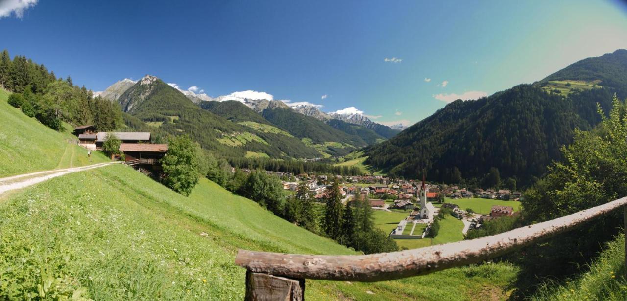 Zum Sonnentor App Larix Apartment Lutago Exterior photo
