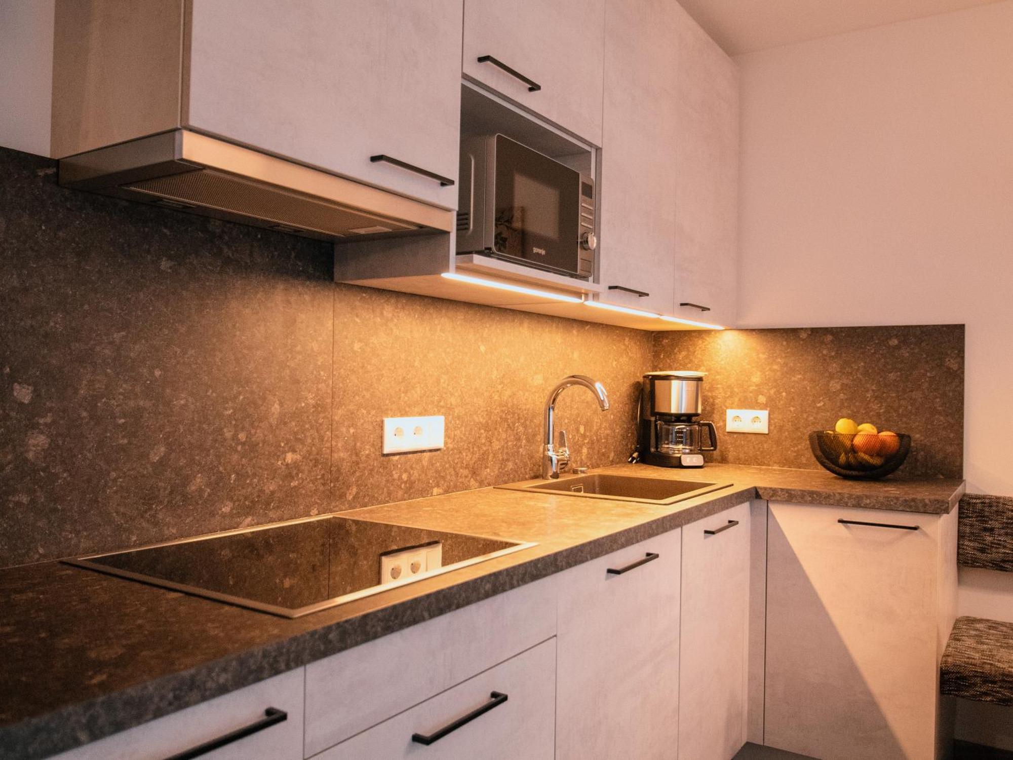 Zum Sonnentor App Larix Apartment Lutago Exterior photo